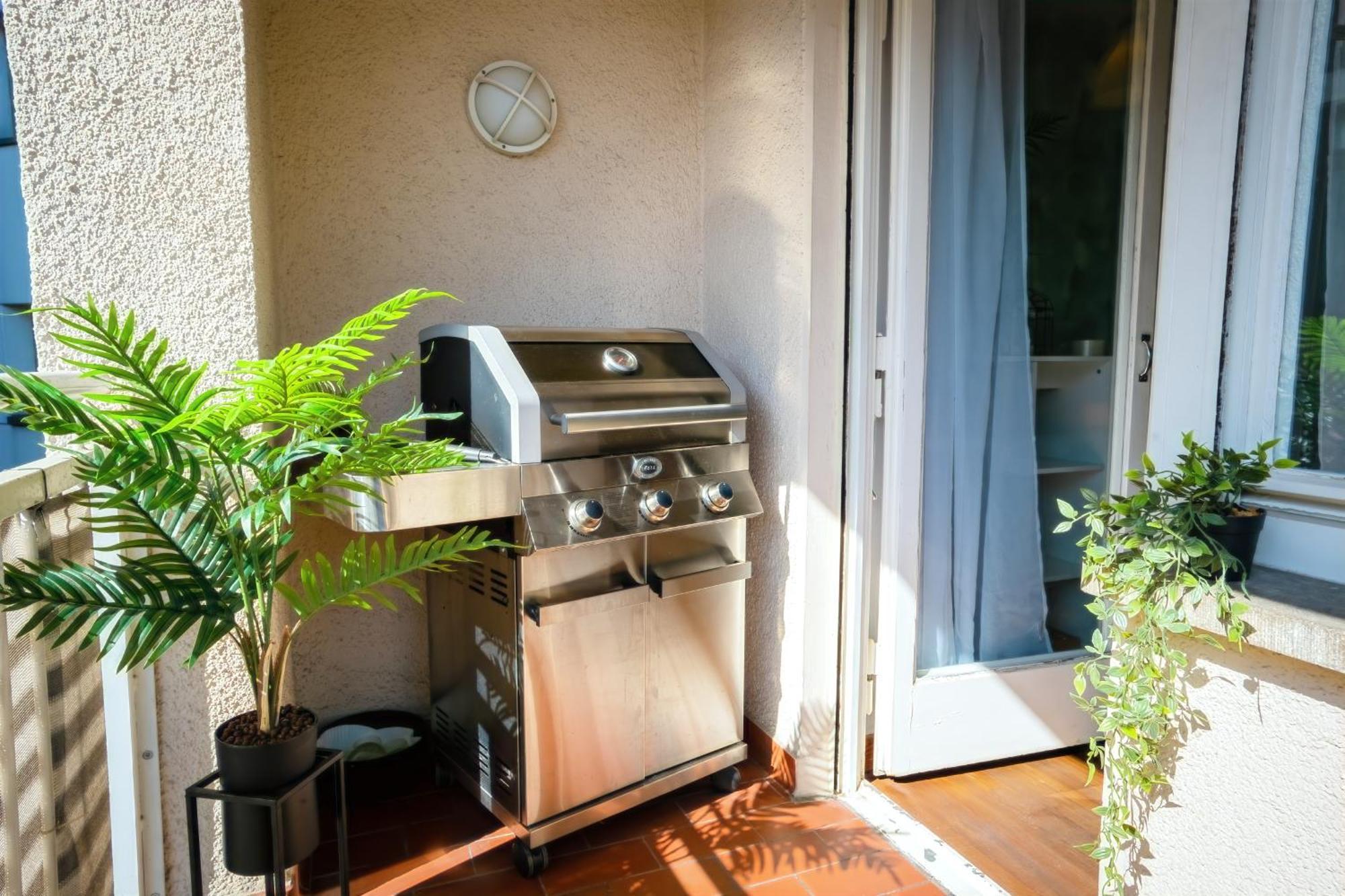 The Big Muenster Fuer Bis Zu 12, Whirlpool, Sauna, Zentral, Tischfussball, Balkon, Gasgrill 乌尔姆 外观 照片