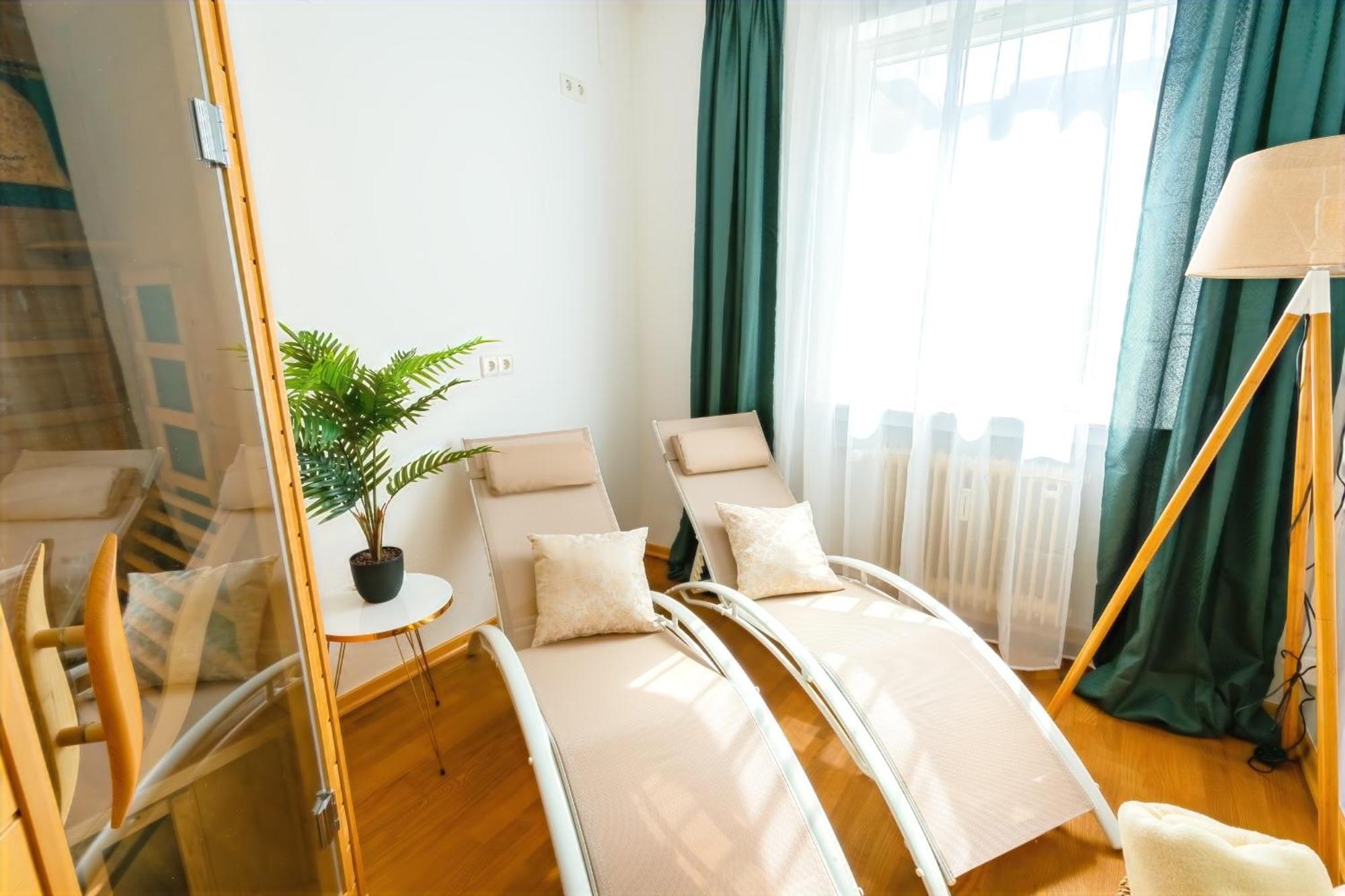 The Big Muenster Fuer Bis Zu 12, Whirlpool, Sauna, Zentral, Tischfussball, Balkon, Gasgrill 乌尔姆 外观 照片