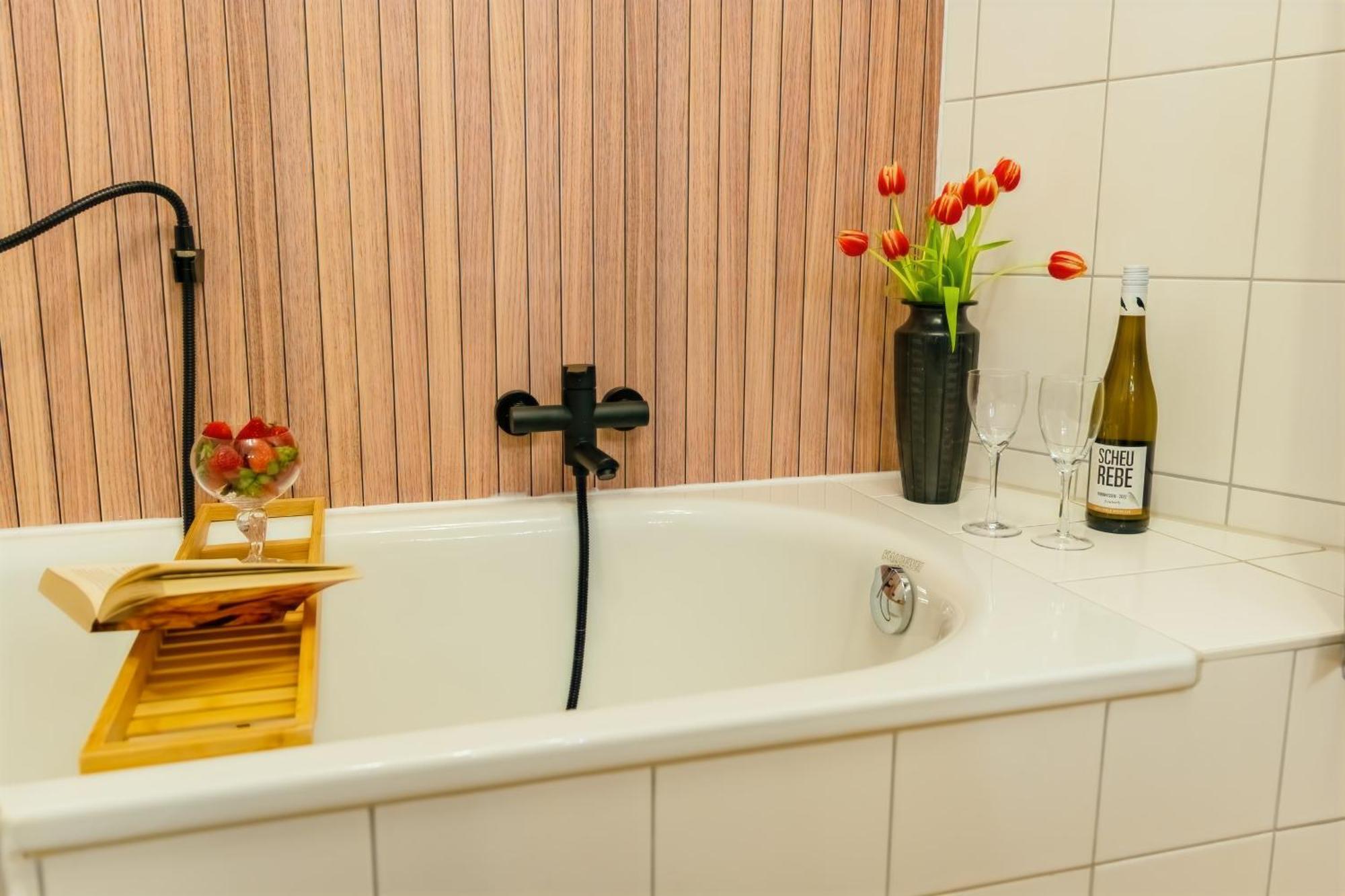 The Big Muenster Fuer Bis Zu 12, Whirlpool, Sauna, Zentral, Tischfussball, Balkon, Gasgrill 乌尔姆 外观 照片